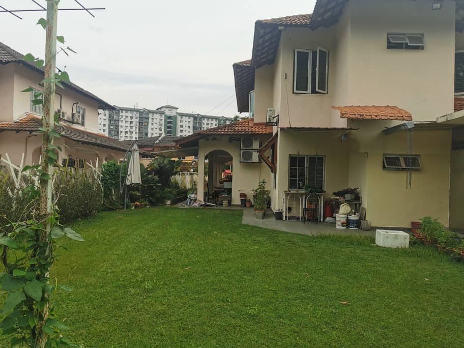Double Storey Semi D Landed at Sungai Besi Indah, Seri Kembangan near The Mines Shopping Complex