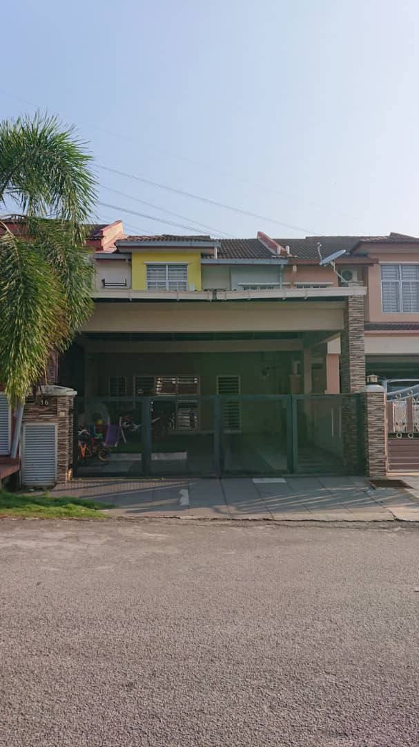 Double Storey at Taman Bukit Indah Sungai Buloh - photo 2