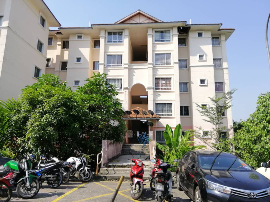 APARTMENT RESIDENSI BEGONIA KRISTAL PUNCAK ALAM - photo 2