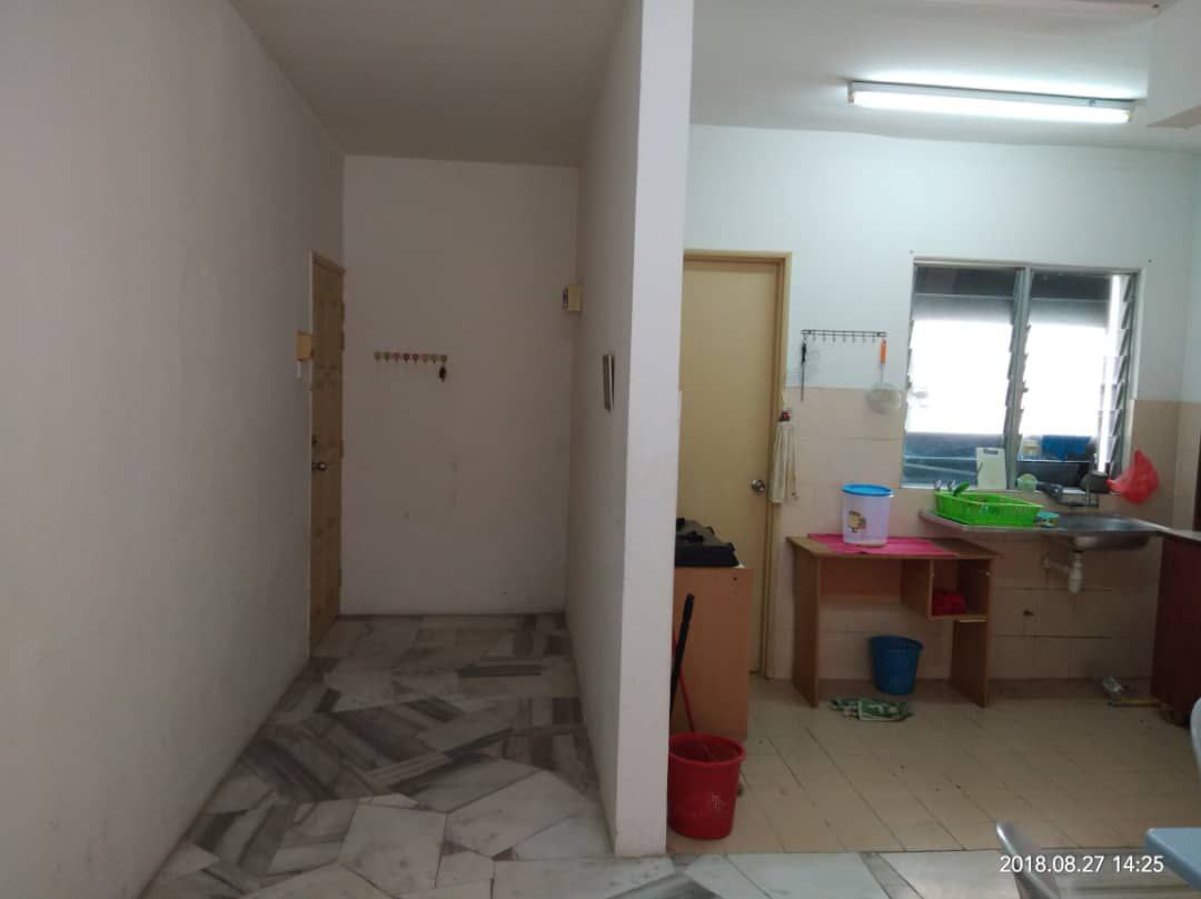 APARTMENT RESIDENSI BEGONIA KRISTAL PUNCAK ALAM - photo 3