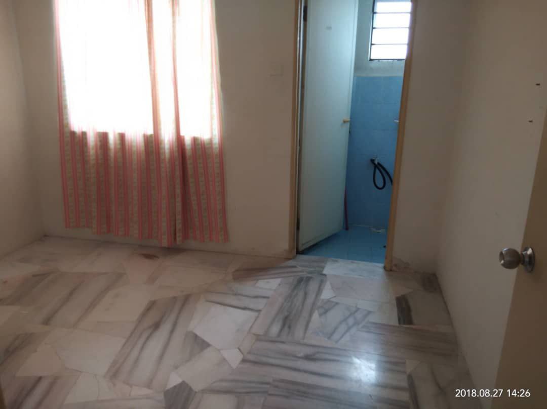 APARTMENT RESIDENSI BEGONIA KRISTAL PUNCAK ALAM - photo 4