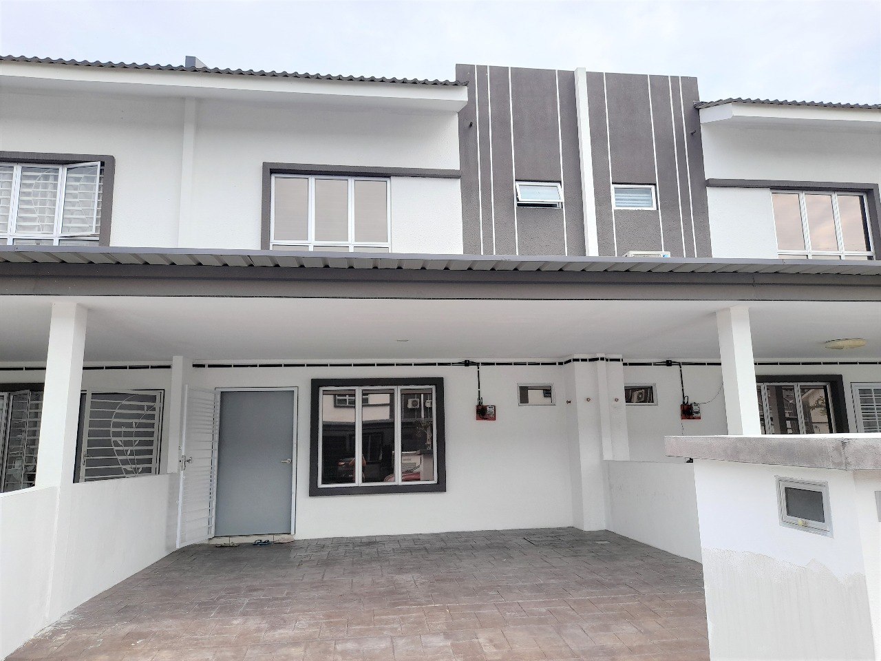 Double Storey House Irama Perdana Puncak Alam - photo 2