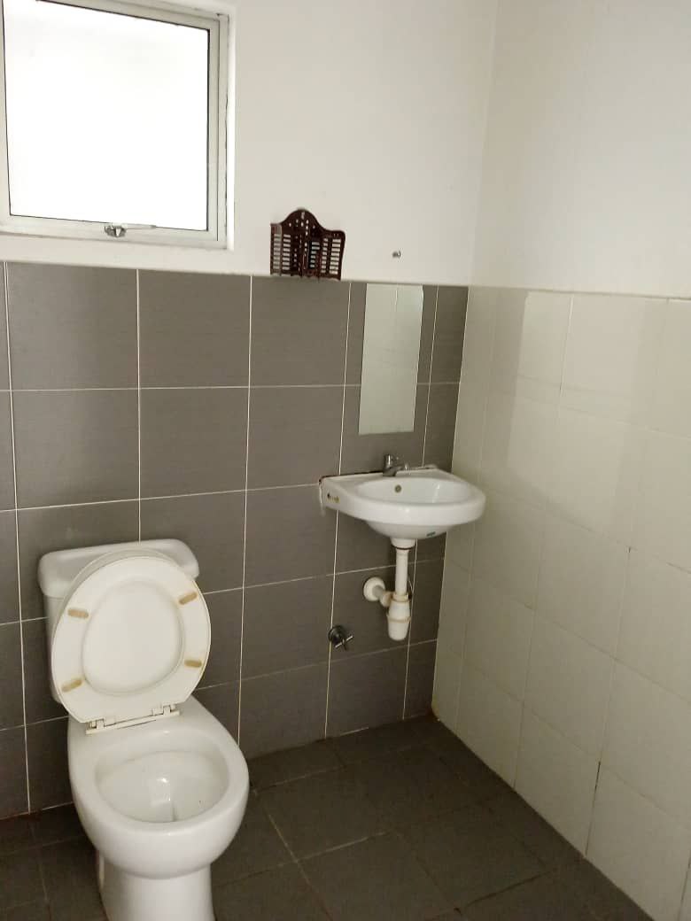 RESIDENSI LAGUNA BIRU 2, TAMAN TASIK BIRU, KUNDANG - photo 12