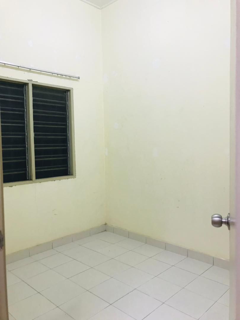 Single Storey Terrace Jalan Alam Suria Puncak Alam - photo 10