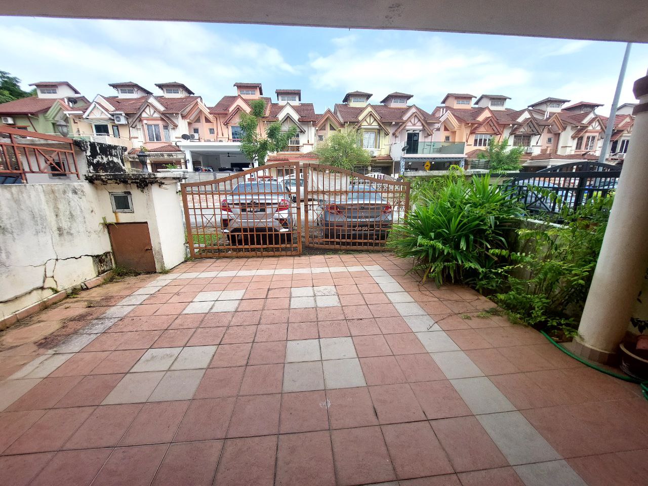 2 Storey House Intermediate Bukit Subang, Selangor - photo 3