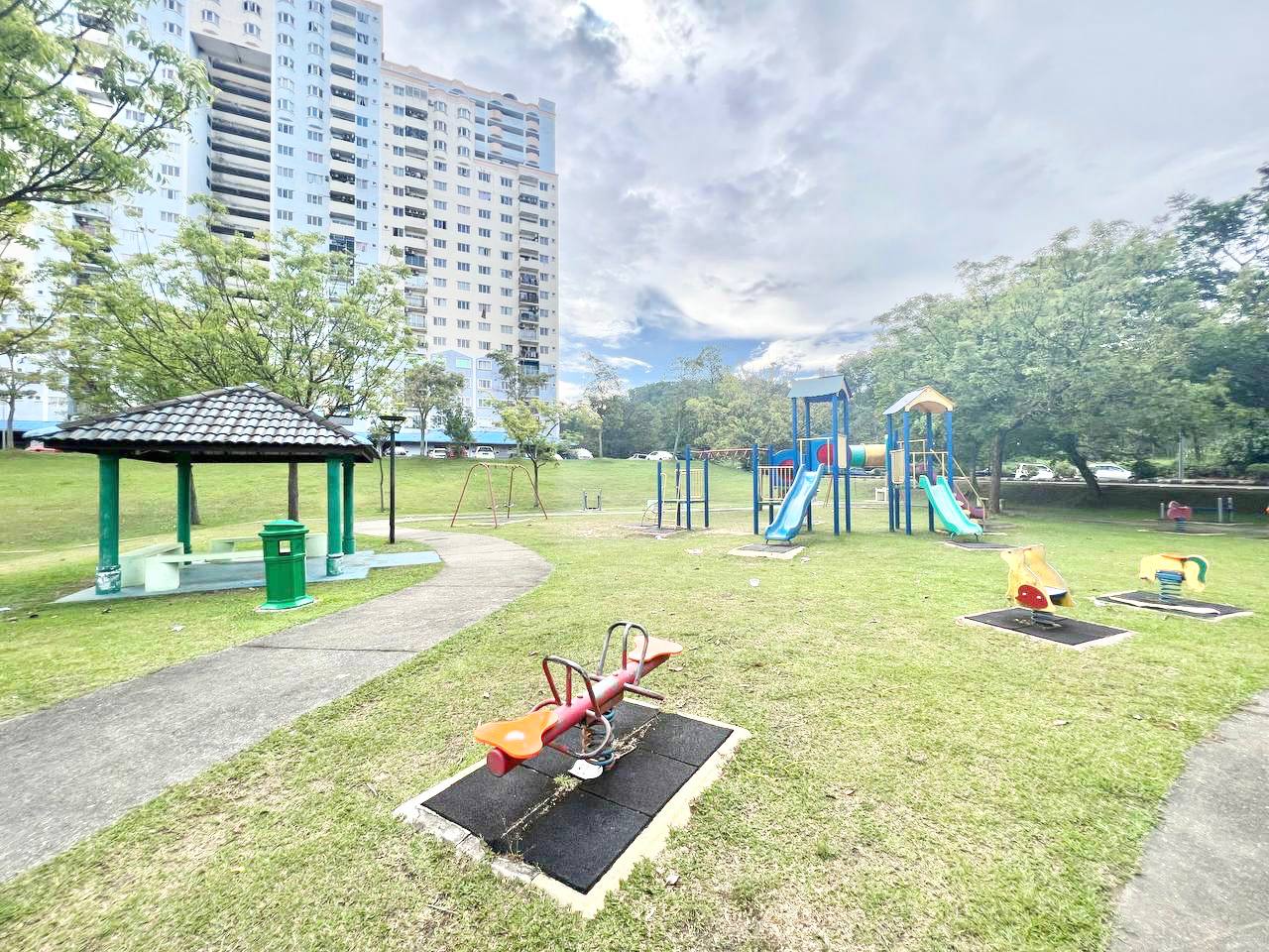 Apartment Desaminium Rimba Seri Kembangan - photo 13