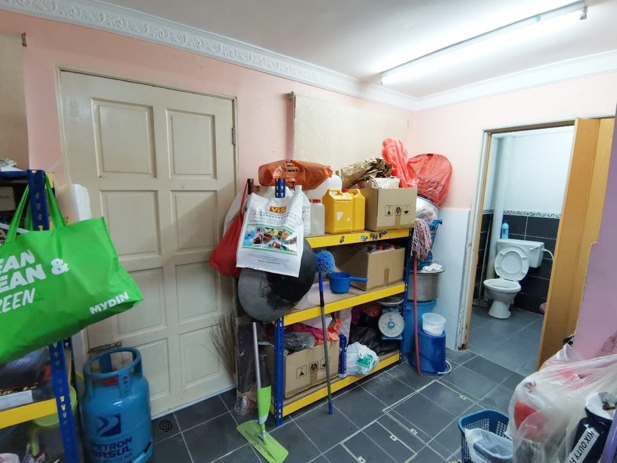 Single Storey Taman Seri Medan - photo 3