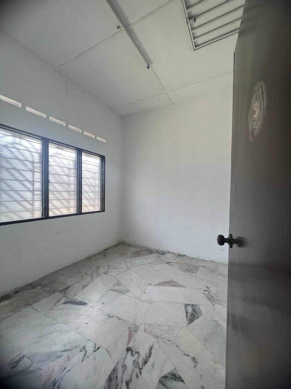 Single Storey Terrace Kapar Klang - photo 8