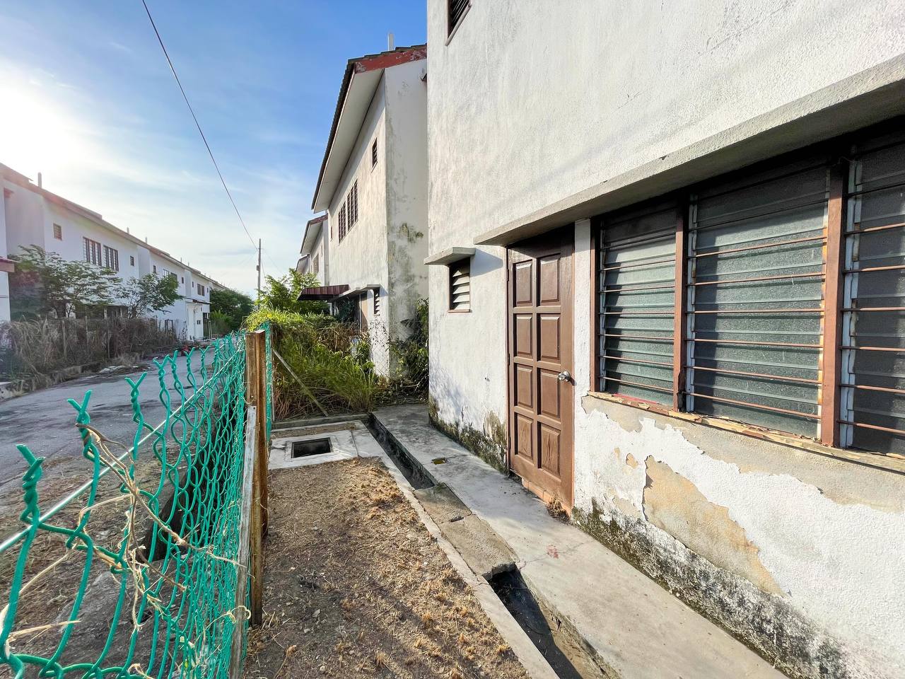 End Lot Double Storey Terrace Alam Perdana - photo 2