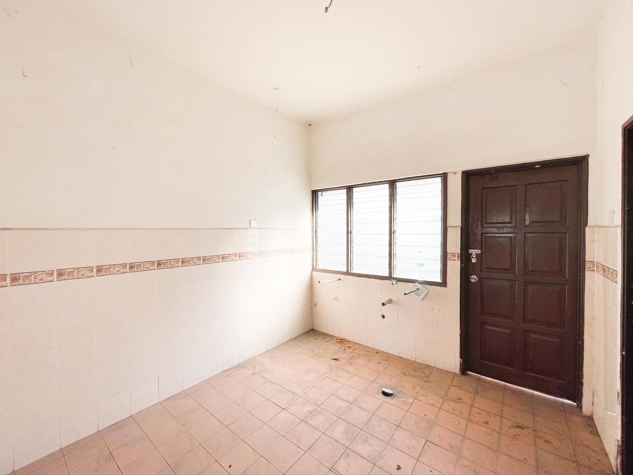 End Lot Double Storey Terrace Alam Perdana - photo 4