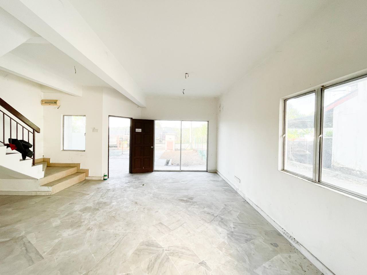 End Lot Double Storey Terrace Alam Perdana - photo 6
