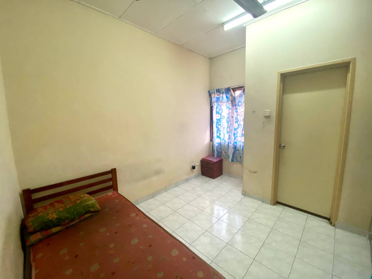 Double Storey Terrace Desa Latania Seksyen 36 - photo 7