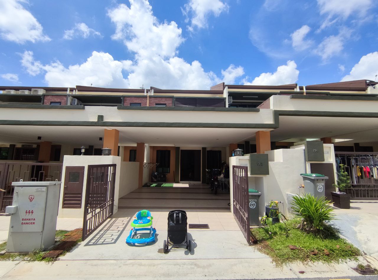 Double Storey Terrace Desa Latania Seksyen 36 - photo 11