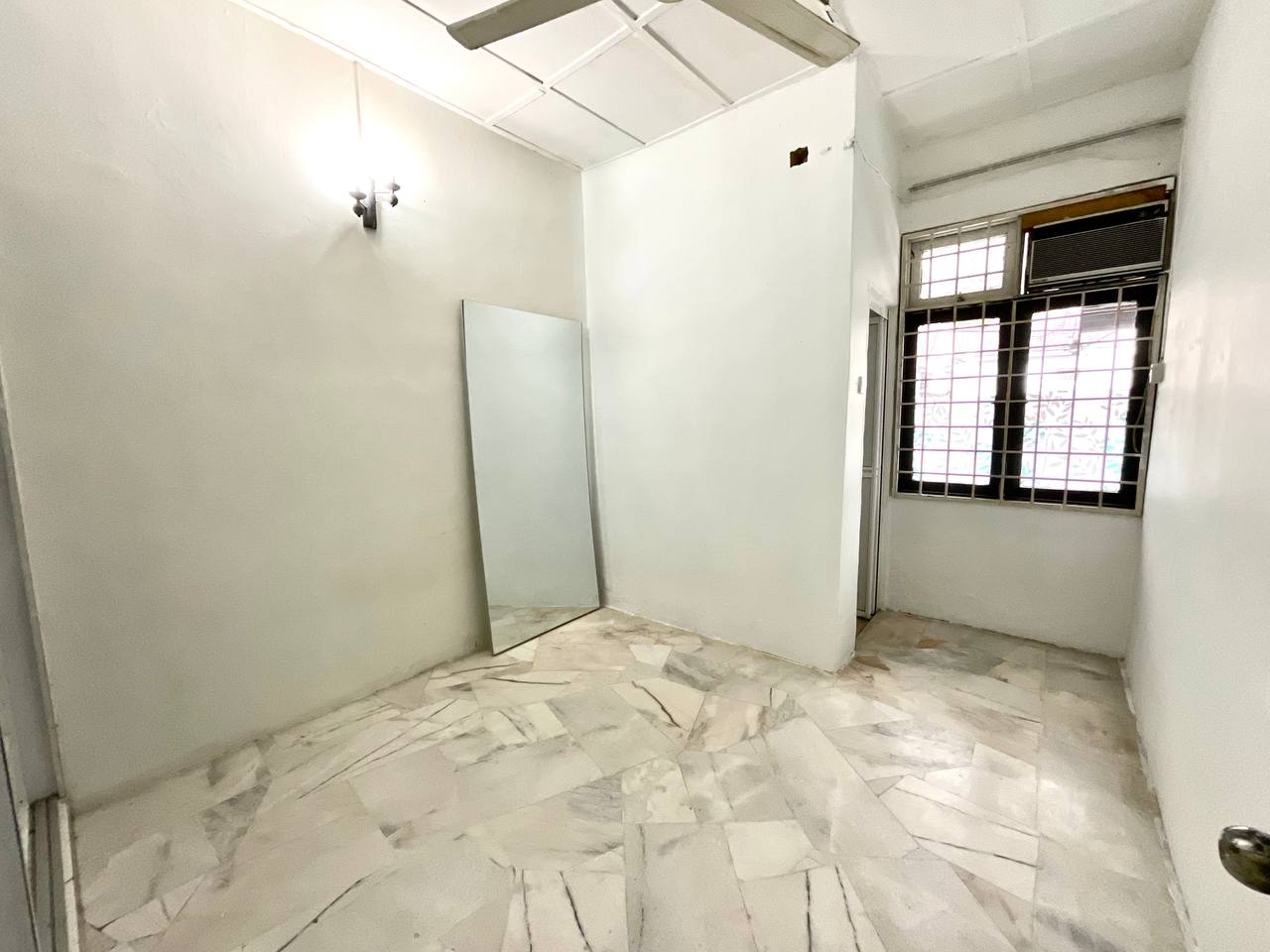 Upper Unit Townhouse Taman Bukit Teratai Ampang - photo 3