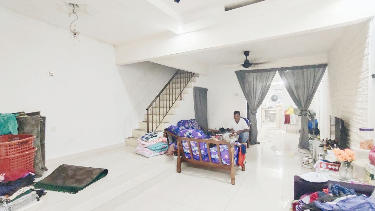 Renovated Double Storey Terrace Seksyen 2 Rinching - photo 2