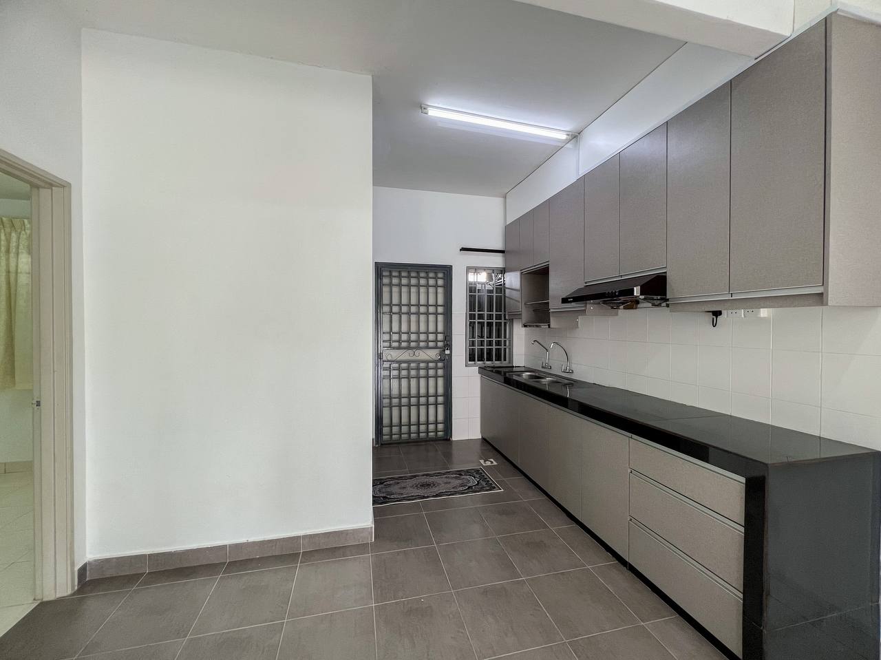 Corner Lot Double Storey Superlink Seri Bangi - photo 7