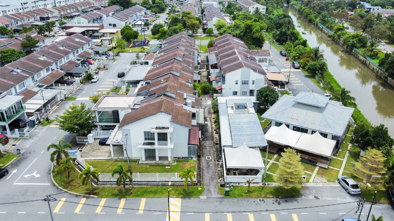 Corner Lot Double Storey Superlink Seri Bangi - photo 12