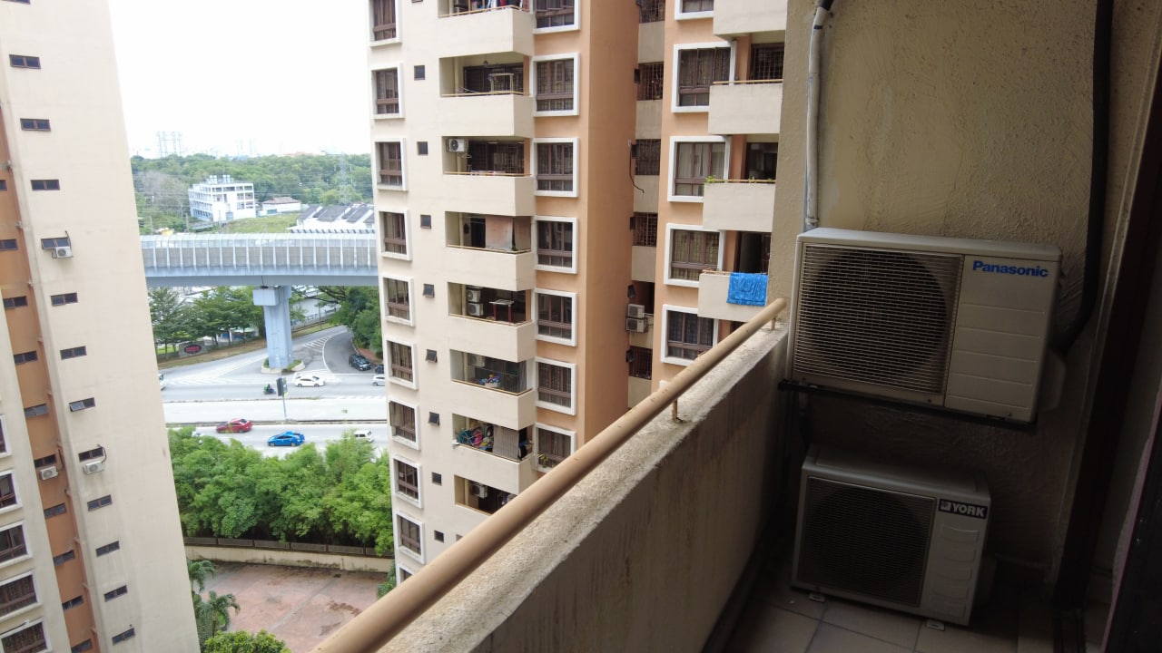 Palm Spring Condominium Kota Damansara - photo 2