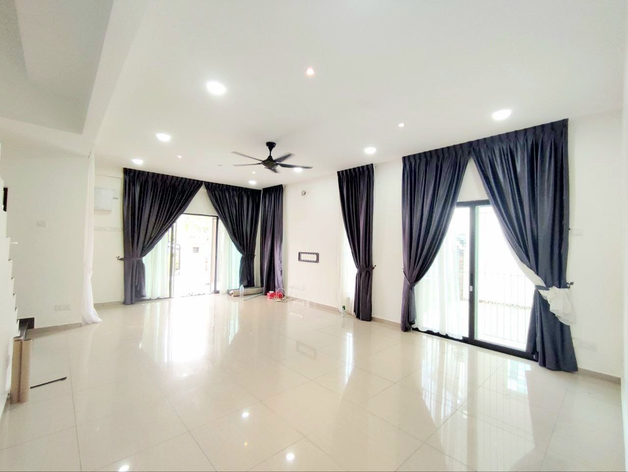 End Lot Double Storey Terrace Taman Semarang Indah - photo 2