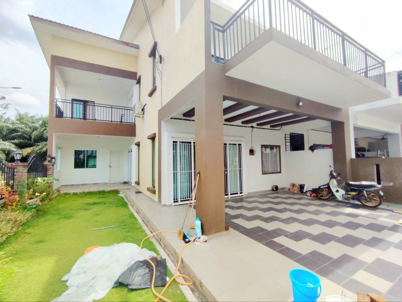 End Lot Double Storey Terrace Taman Semarang Indah - photo 11