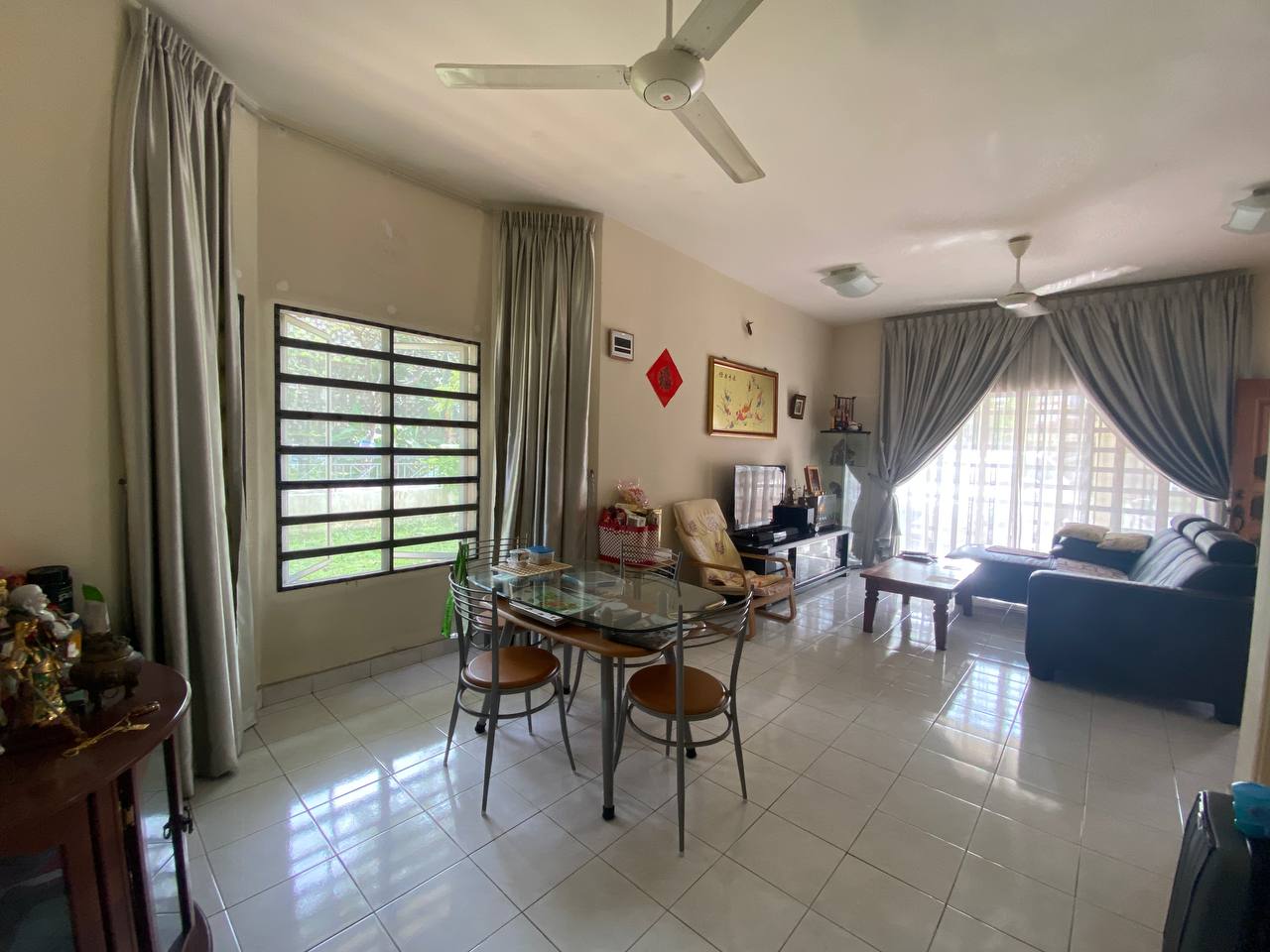 Corner Lot Double Storey Taman Bukit Subang - photo 2