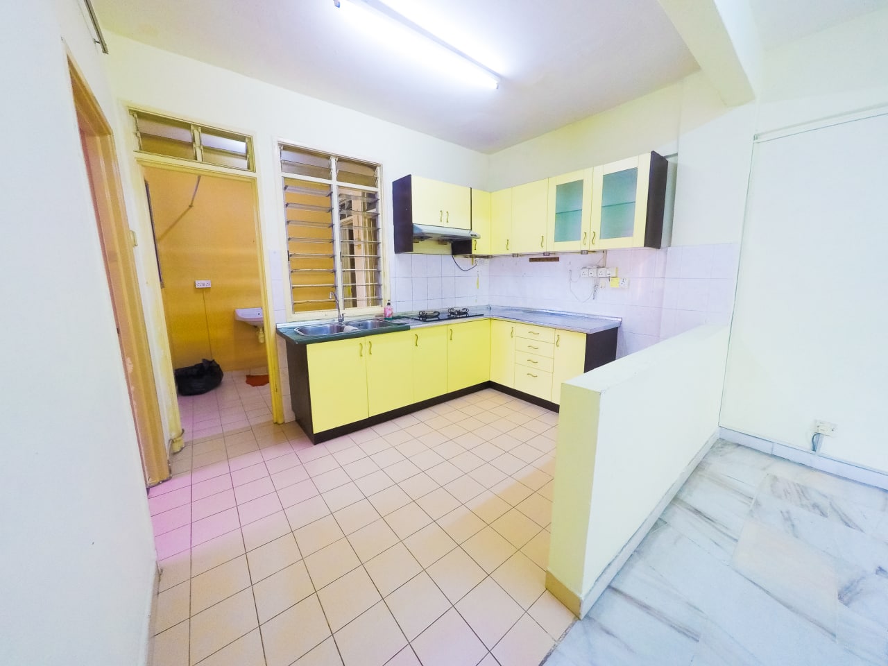 Pangsapuri Suria Jalan Kinrara Puchong Jaya - photo 2