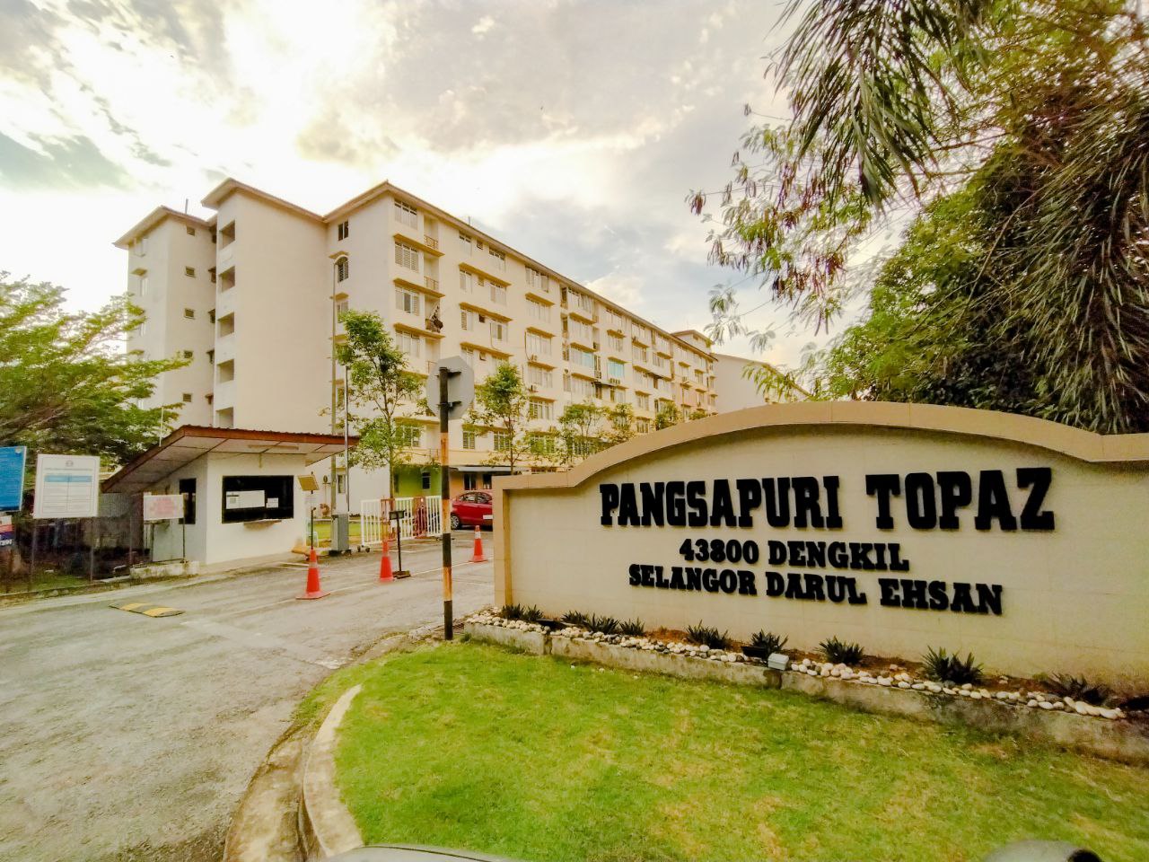 Apartment Taman Topaz Dengkil - photo 2