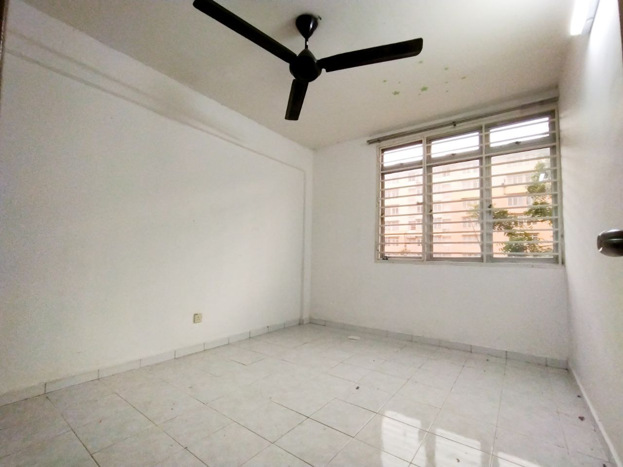 Apartment Taman Topaz Dengkil - photo 6