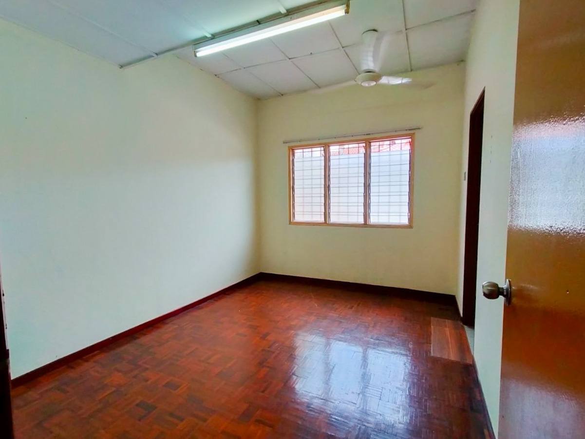 Double Storey Terrace Seksyen 4 Tambahan - photo 8