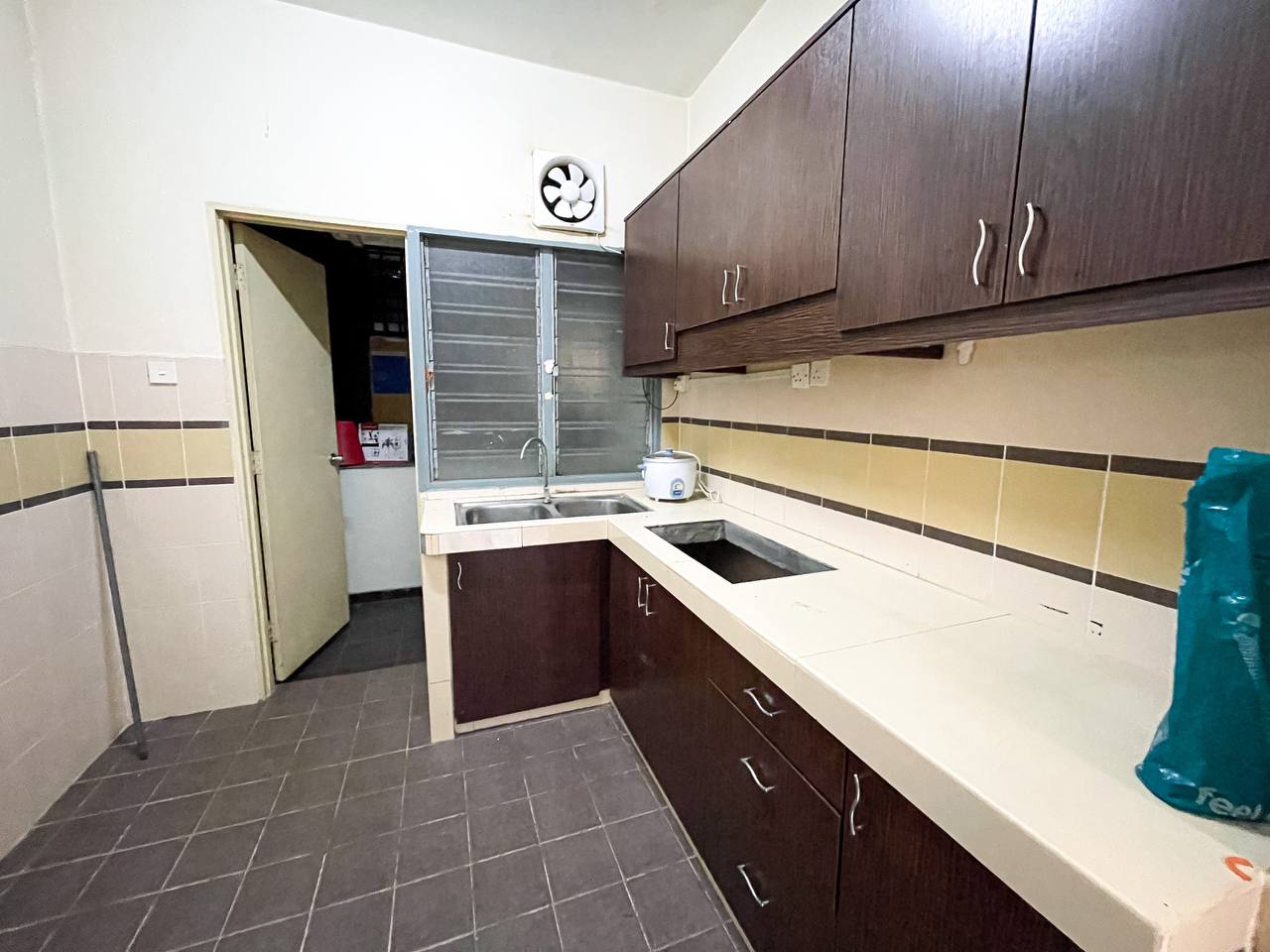 Renovated Corner Unit Bangi Idaman Apartment - photo 6