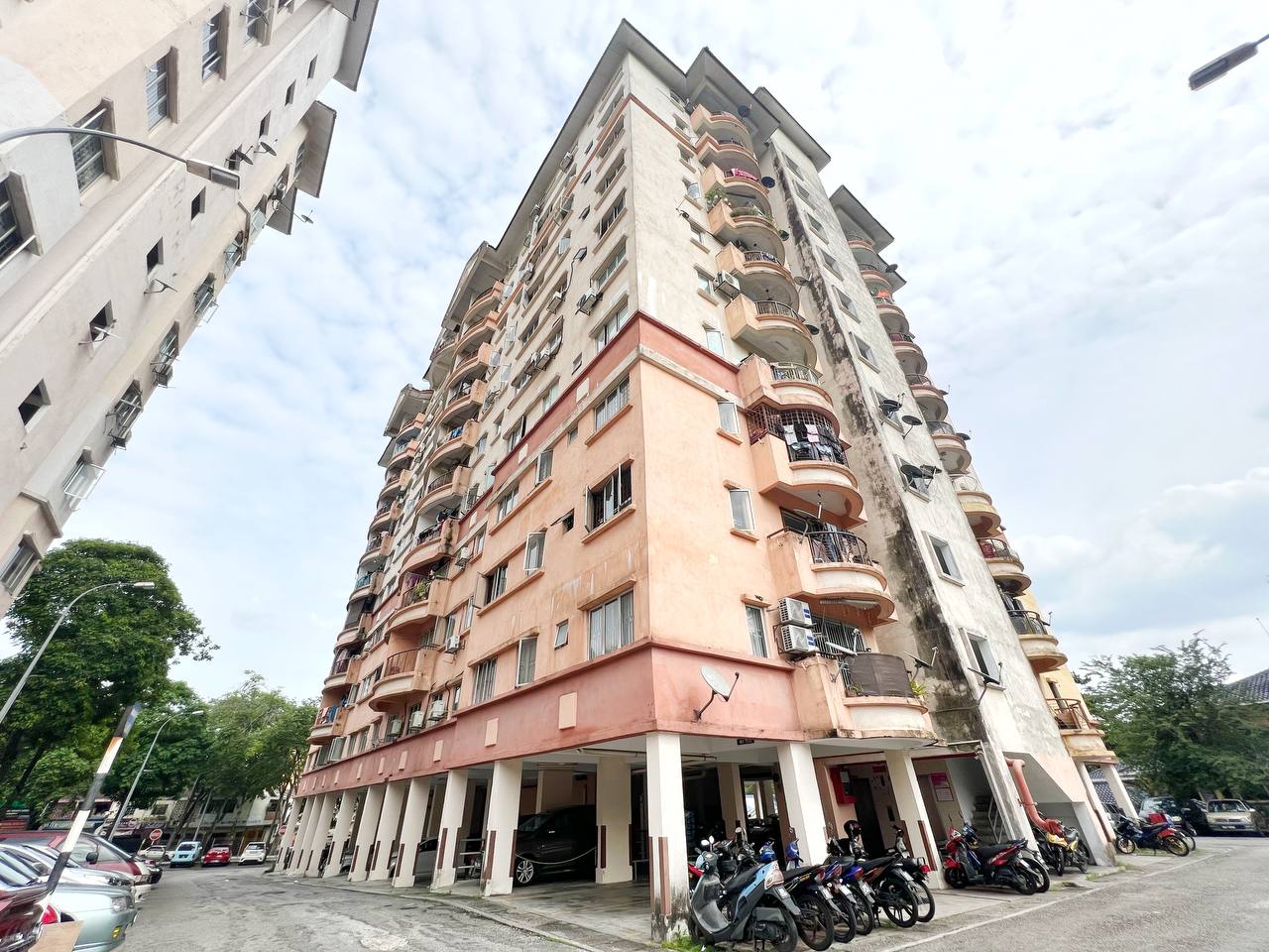 Pangsapuri Anggerik Indah Seksyen 16 Shah Alam - photo 2