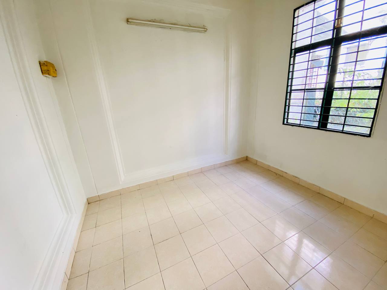 Double Storey Terrace Jalan Gelana Seksyen 7 - photo 11