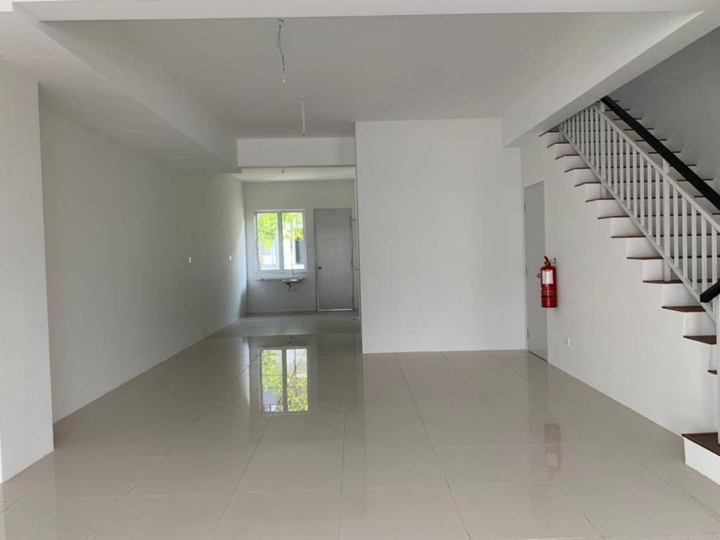 Double Storey Terrace Casa View Cybersouth - photo 12