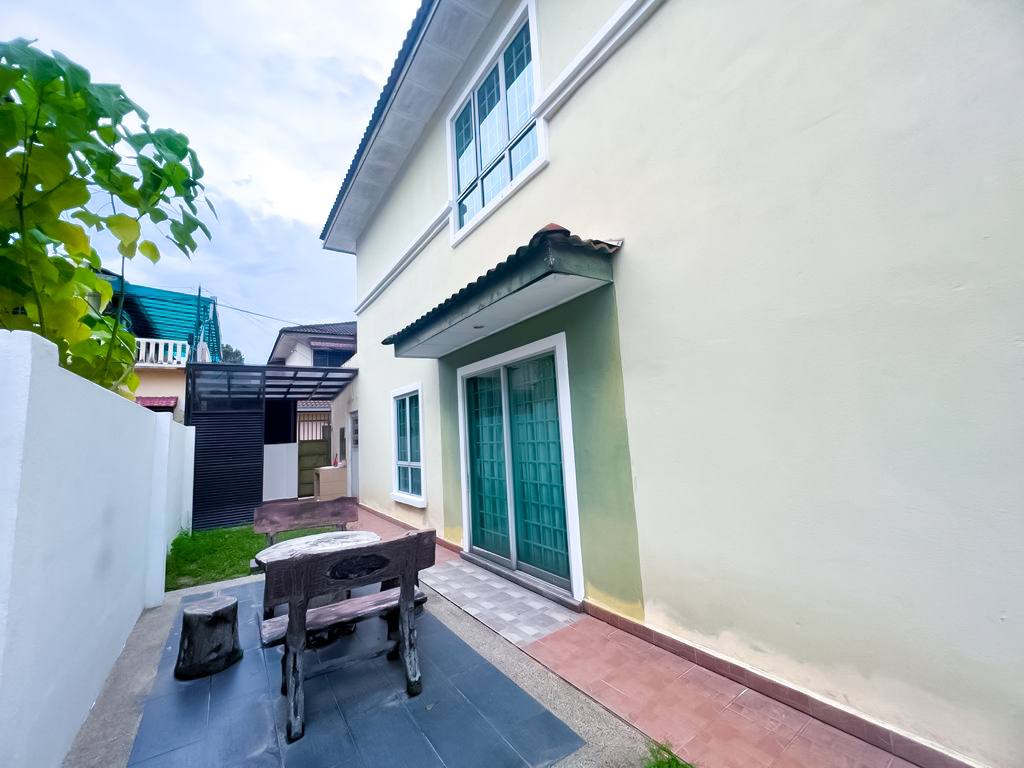 End Lot Double Storey Terrace Taman Prima Saujana - photo 2