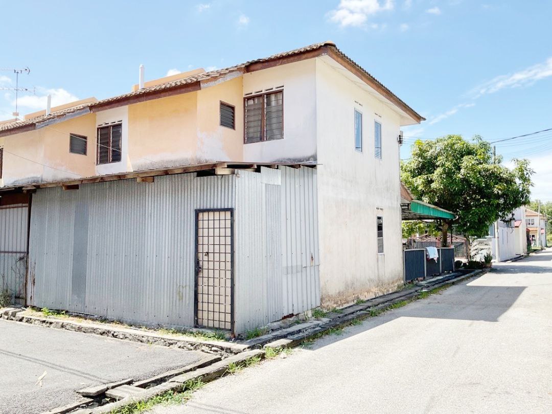 End Lot Double Storey Terrace Taman Banting Baru - photo 13