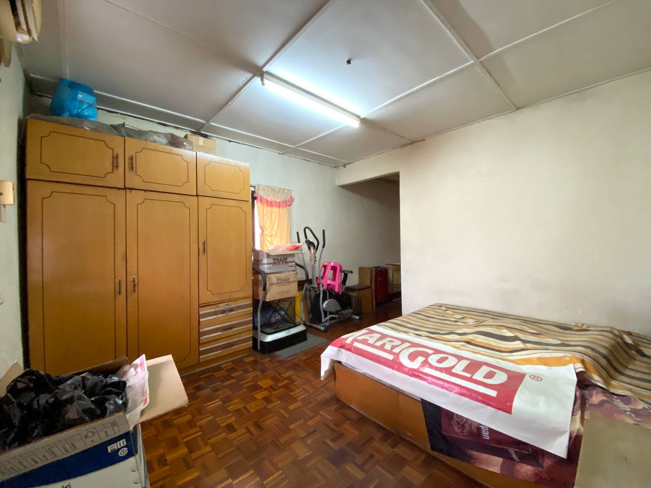 End Lot Three Storey Terrace Seksyen 25 - photo 6
