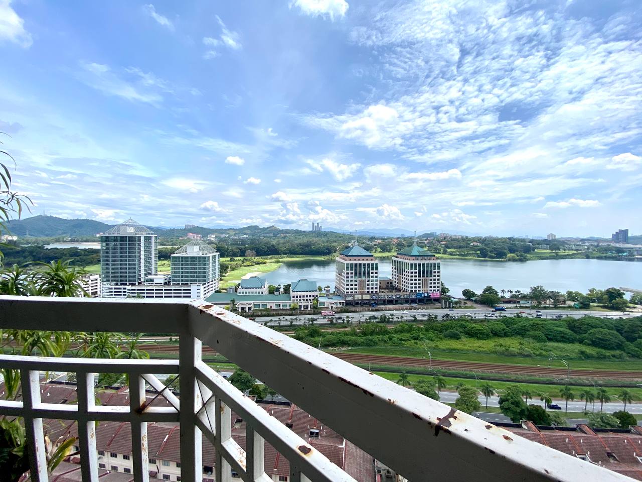 Duplex Penthouse Serdang Skyvillas Apartment - photo 5