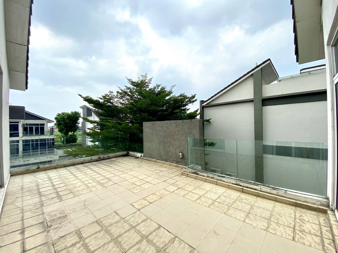Double Storey Bungalow Milano Kemuning - photo 9