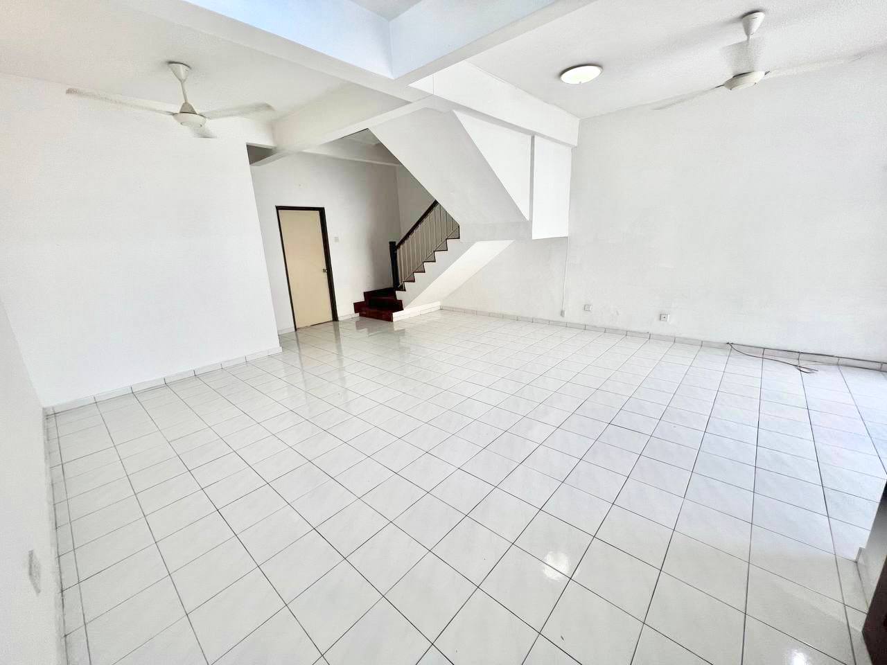 Double Storey Terrace Taman Damai Impian - photo 4