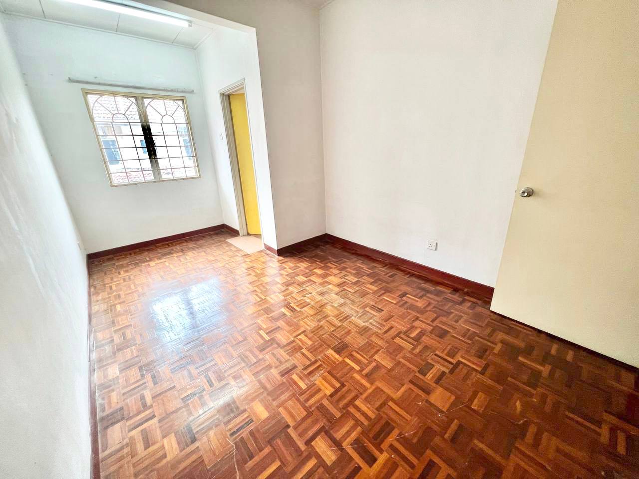 Double Storey Terrace Taman Damai Impian - photo 7