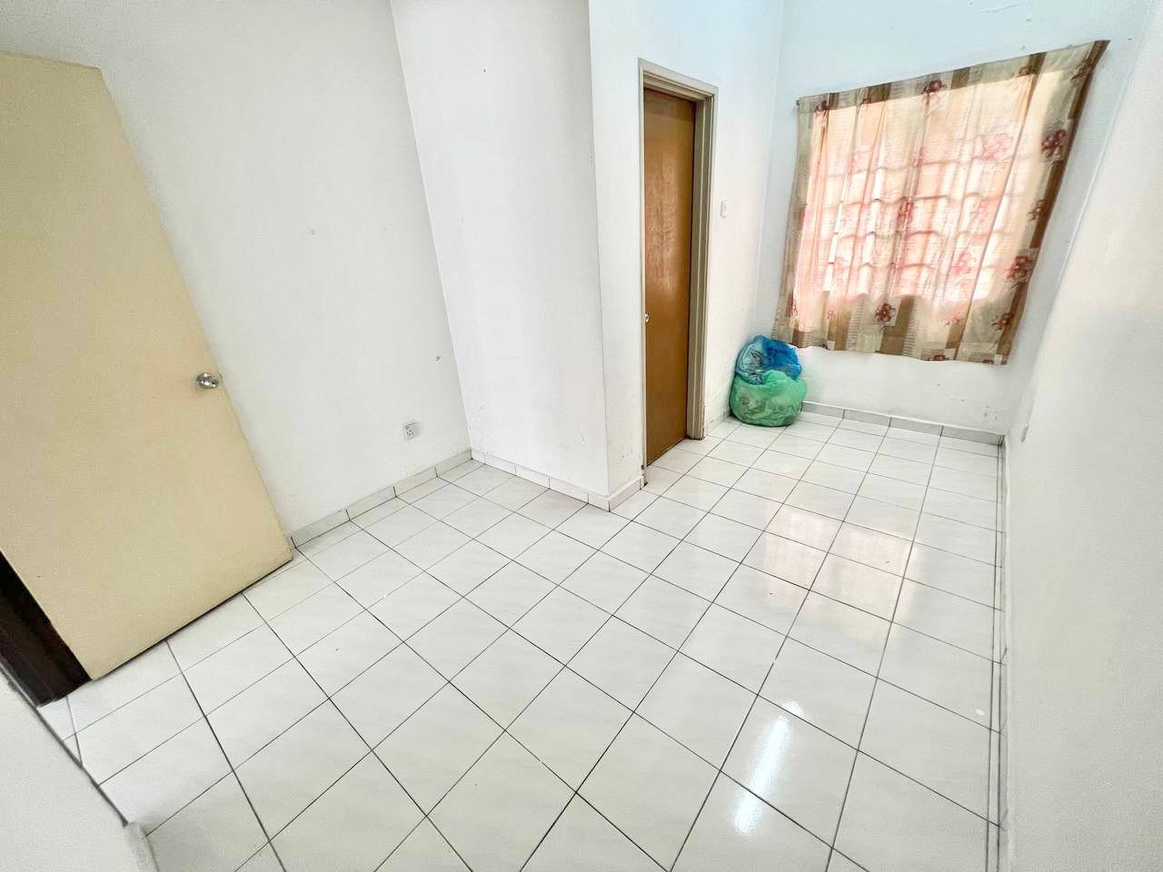 Double Storey Terrace Taman Damai Impian - photo 10