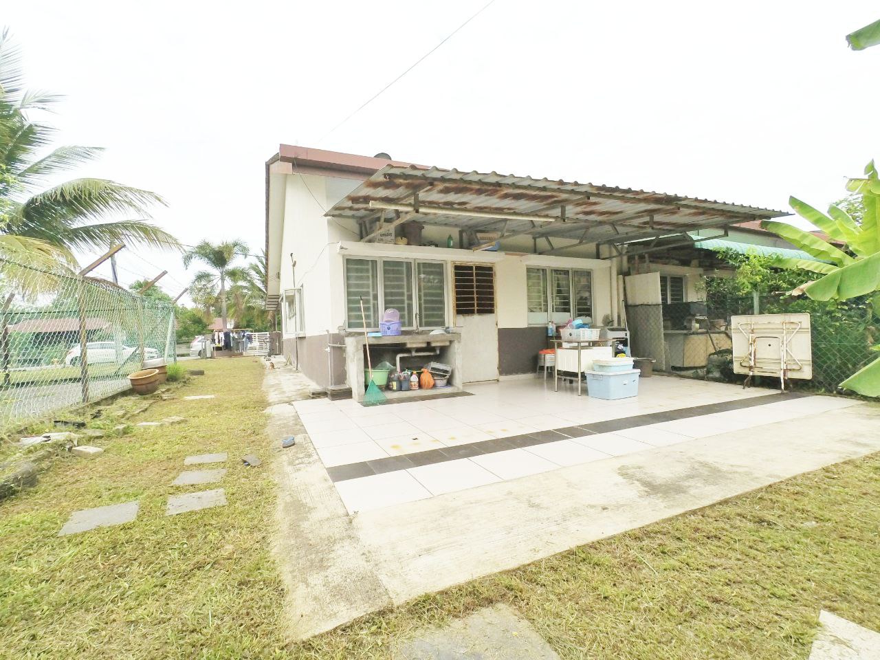 Single Storey Terrace Taman Desa Kencana - photo 6