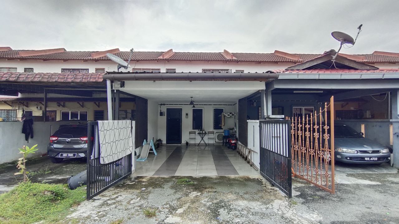 Double Storey Terrace Taman Kantan Permai - photo 2