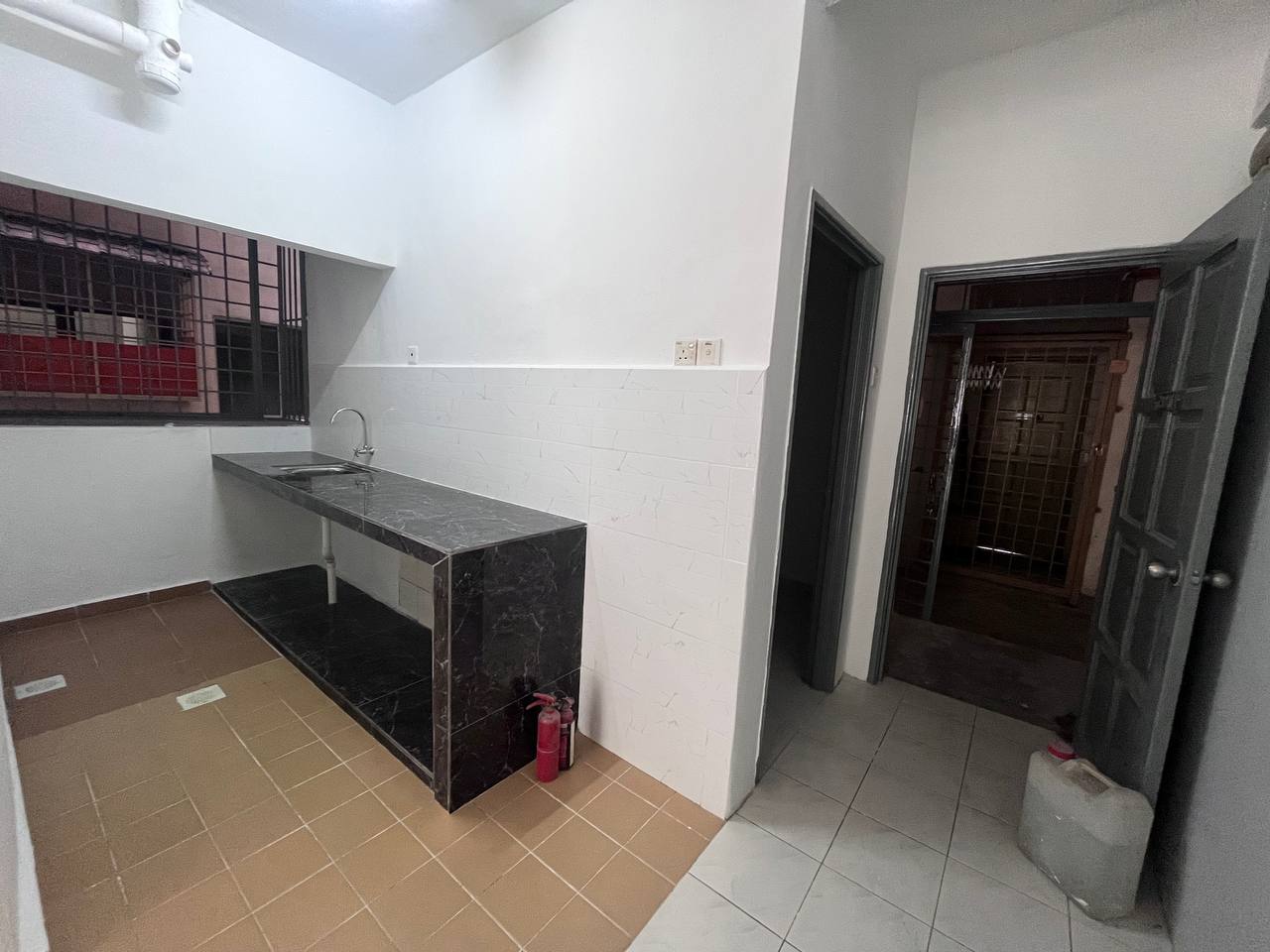 Renovated Level 3 Penaga Mas Apartment - photo 2