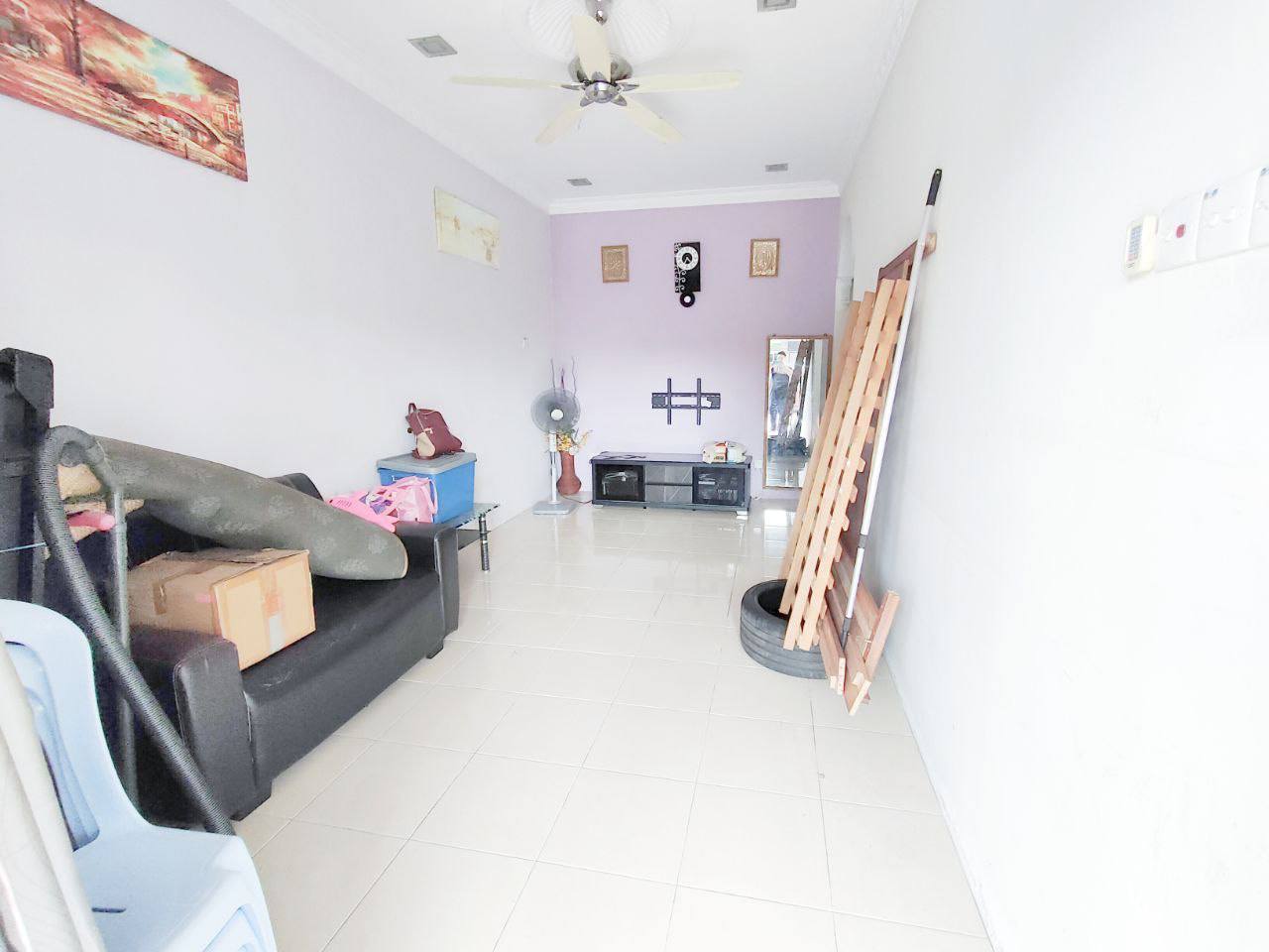 End Lot Single Storey Terrace Taman Bukit Naga - photo 3