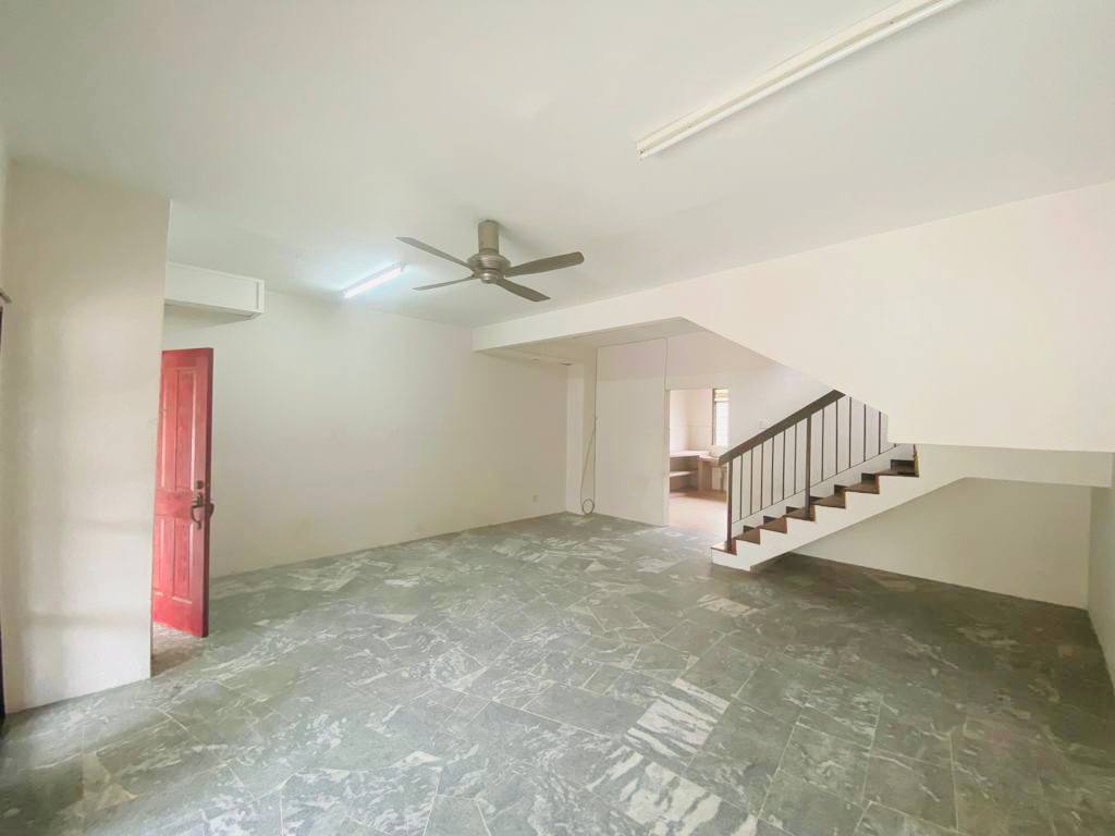 End Lot Double Storey Terrace Taman Mawar - photo 3