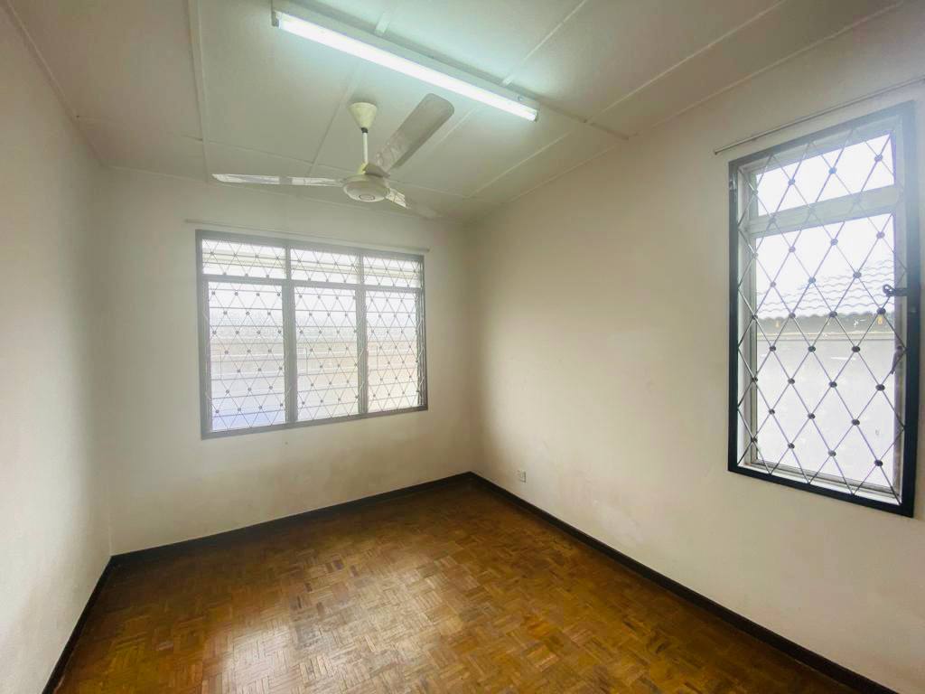 End Lot Double Storey Terrace Taman Mawar - photo 8