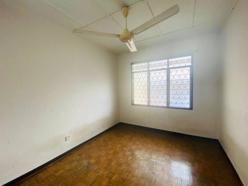 End Lot Double Storey Terrace Taman Mawar - photo 9