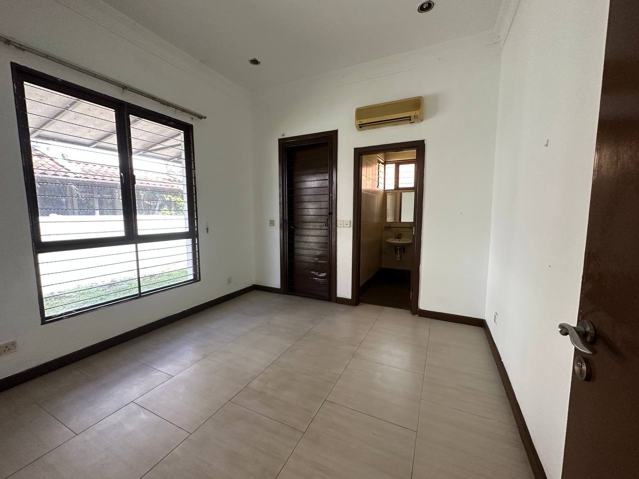 Double Storey Terrace Lagenda Bukit Jelutong - photo 9