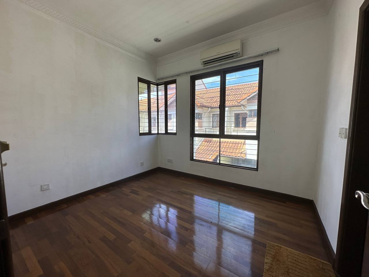 Double Storey Terrace Lagenda Bukit Jelutong - photo 13